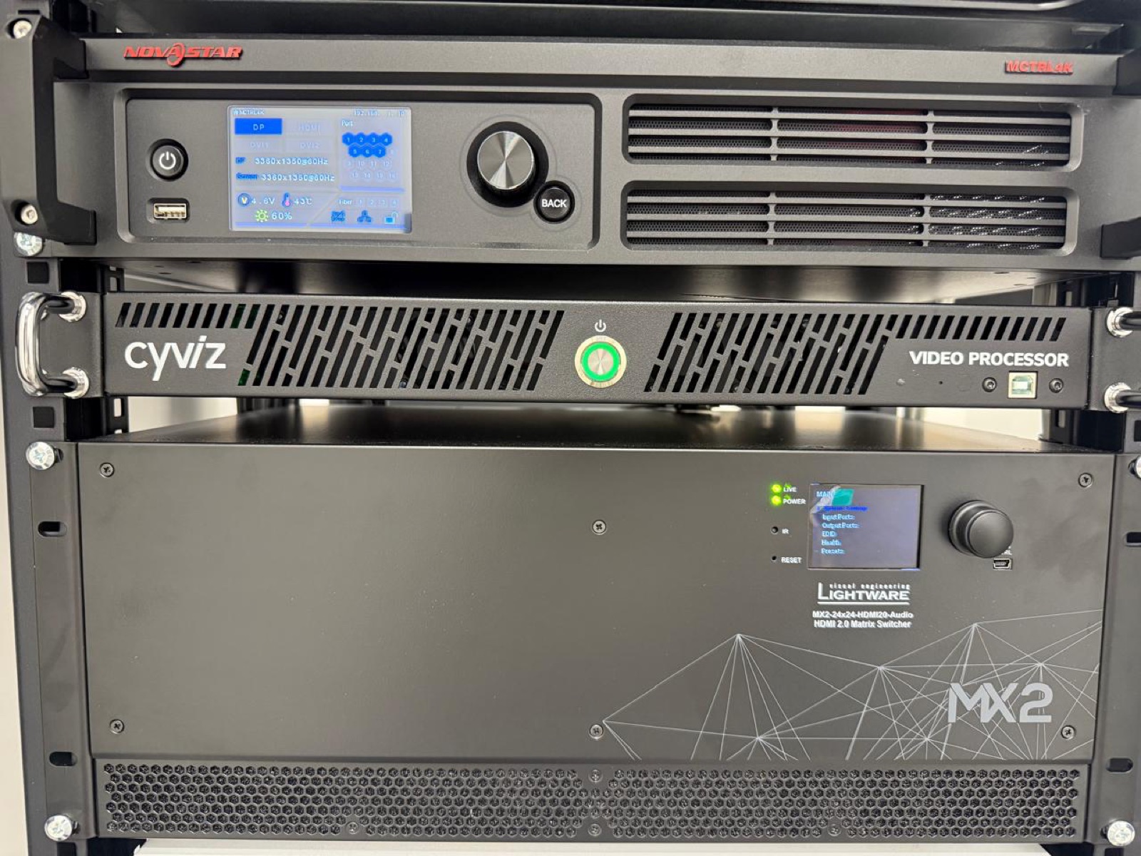 Audio amplifier rack