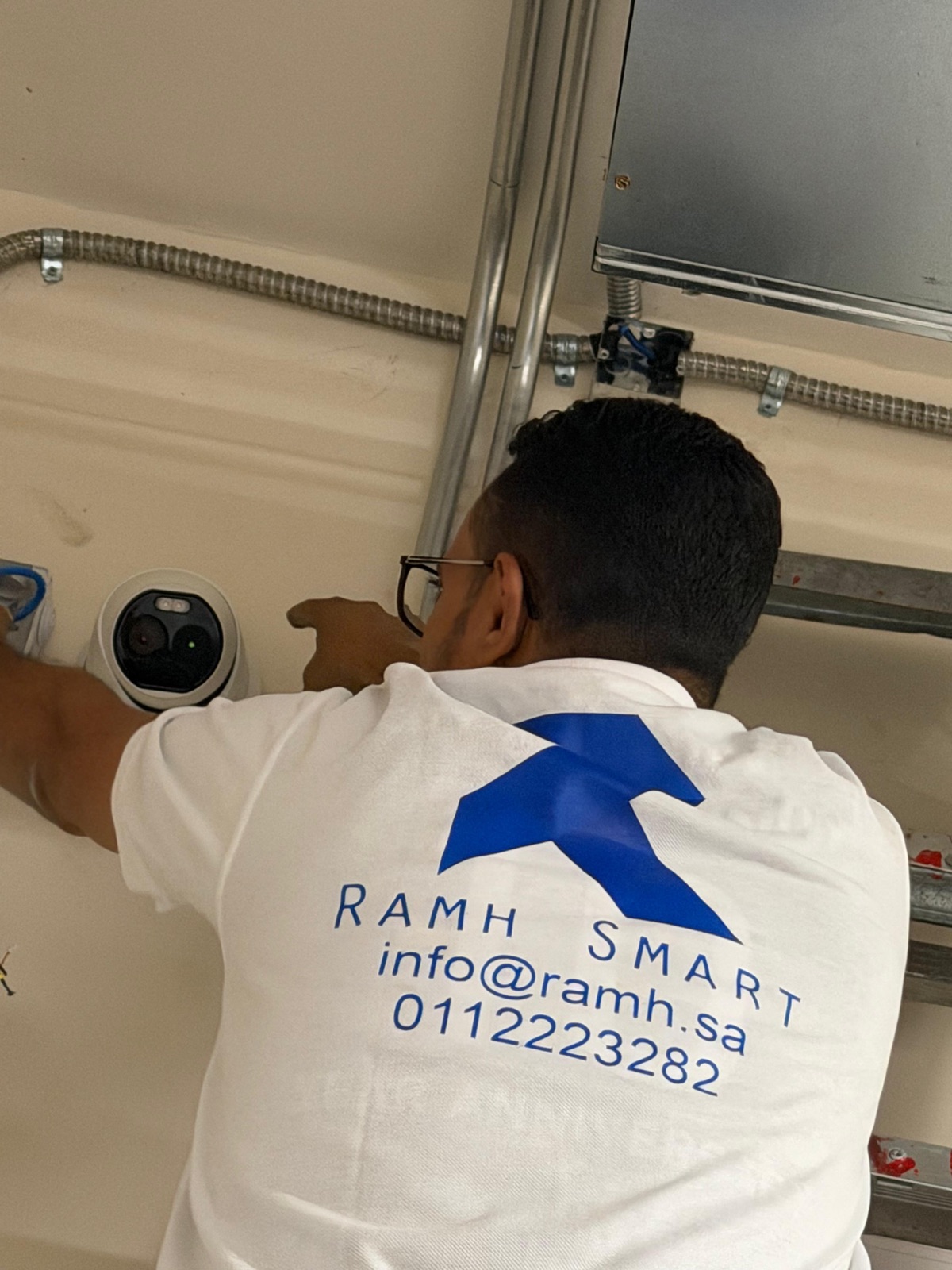 Indoor camera installation